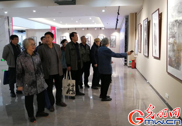 中国著名画家画重庆美术作品展开展