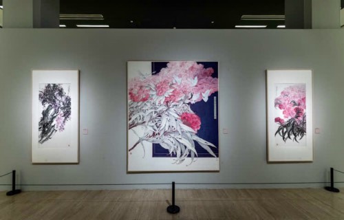 中国美术馆今年首个个展开展 宁波画家李采姣59幅花鸟作品亮相