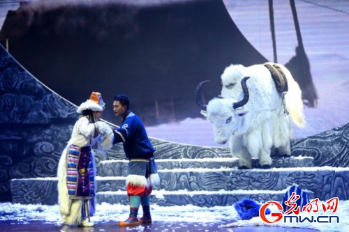西藏当雄原创游牧文化歌舞剧《天湖·四季牧歌》在京上演