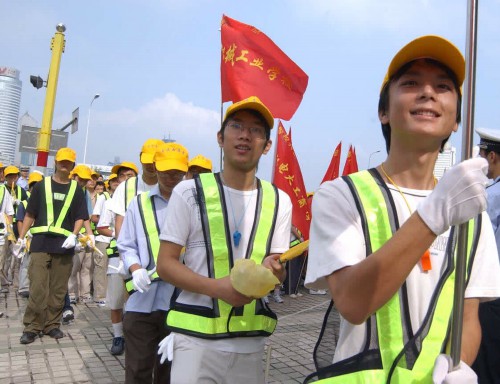 “礼让斑马线”十周年 宁波表彰一批文明交通志愿者