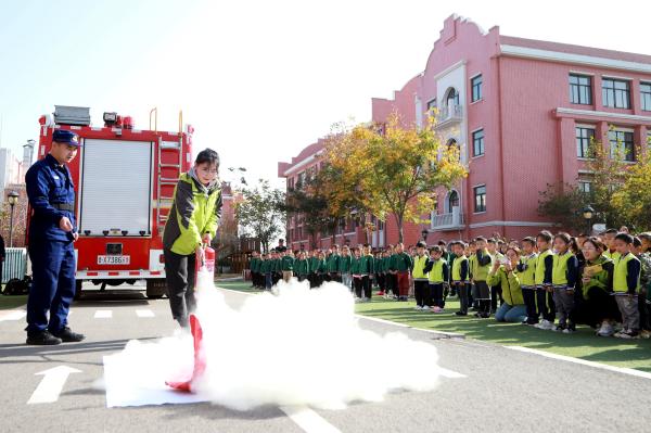 山东青岛：消防安全进校园
