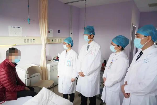 妻子捐肾救夫，上海首例艾滋病合并尿毒症肾移植患者顺利出院