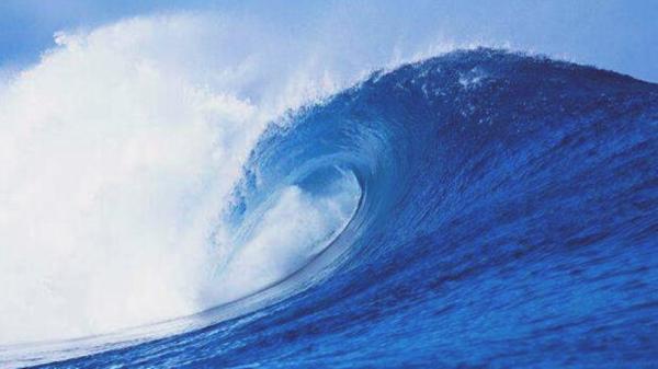 海浪蓝色警报发布！福建海南近岸海域将有2至3米中浪到大浪