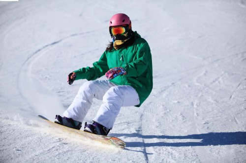 让冰雪“冷资源”变为“热产业” —— 吉林国际高山/单板滑雪挑战赛即将启幕