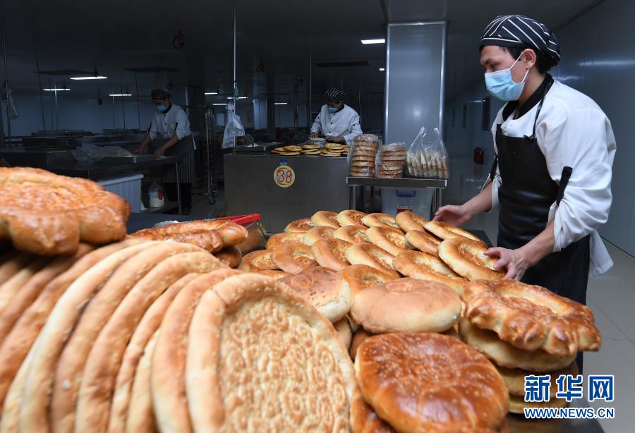 新疆阿勒泰：馕文化产业园助发展
