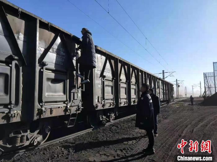 青藏集团煤炭运输解决高原燃“煤”之急