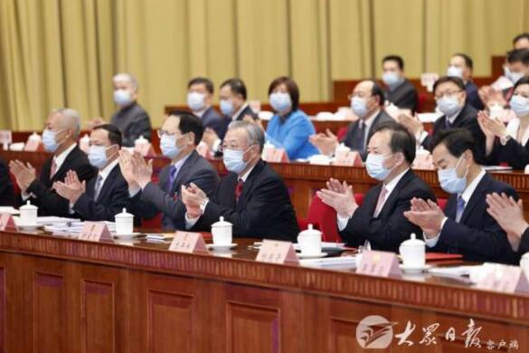 山东省政协十二届四次会议举行全体会议进行大会发言