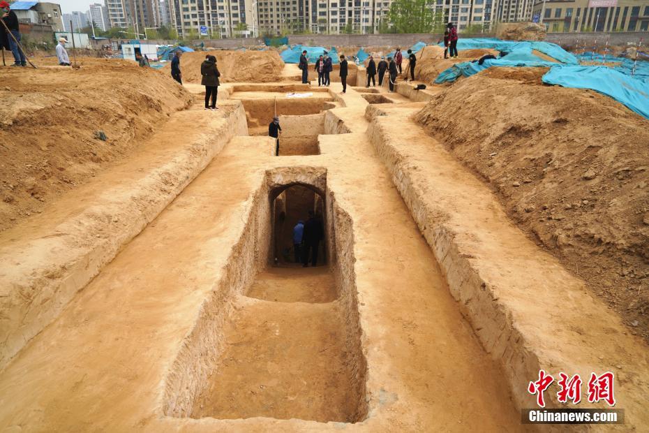 郑州考古发现四处墓葬 曾遭盗扰