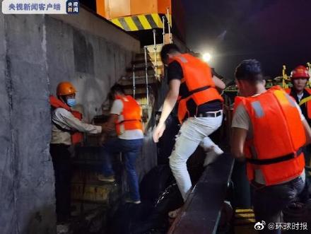 广东湛江6名钓友海上遇险 海事部门紧急救援