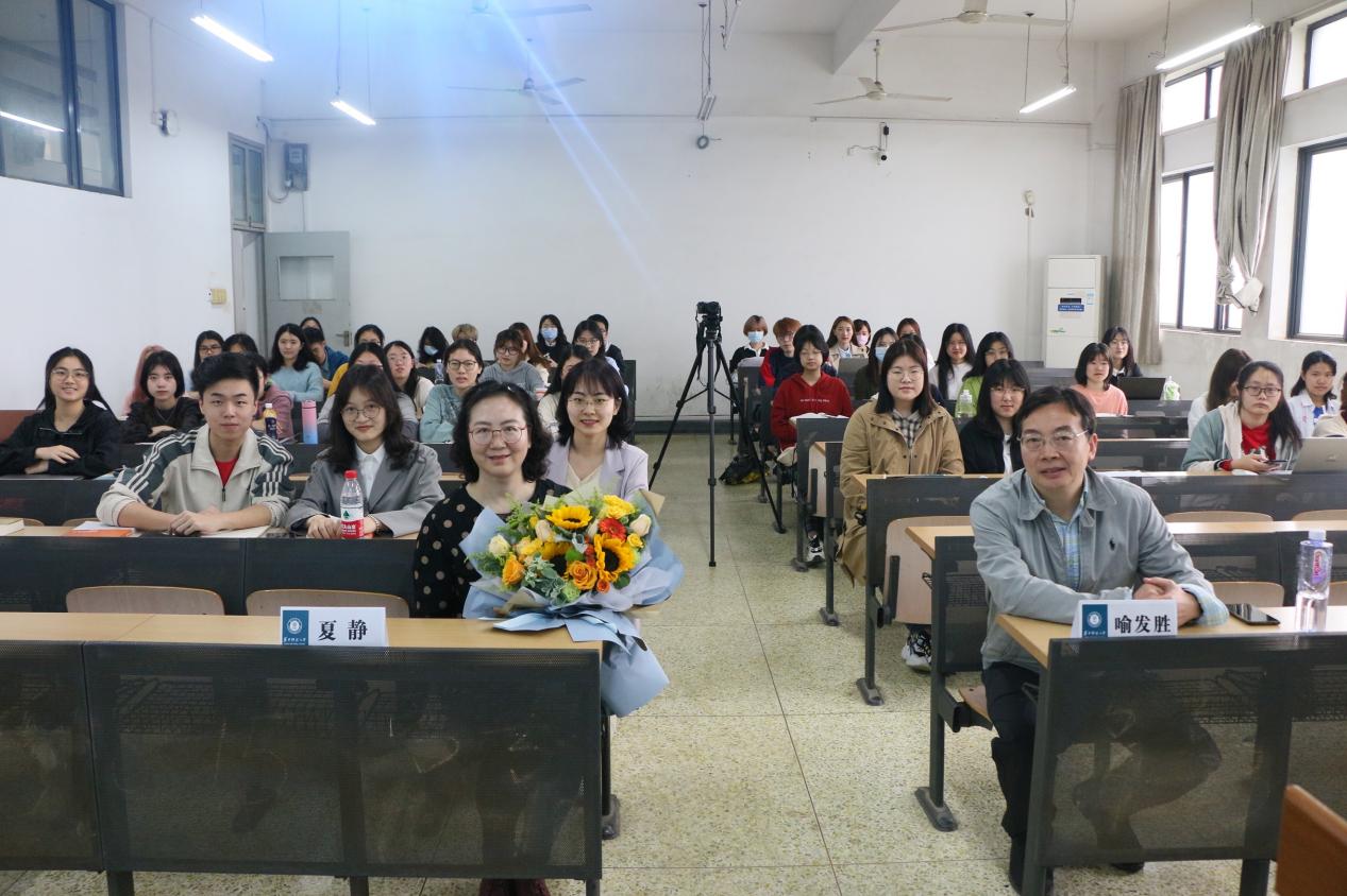 光明日报夏静站长受邀与华中师大学子交流新闻写作