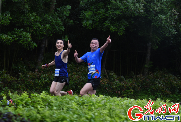 2021重庆长寿湖半程马拉松赛开跑 男女冠军双双破纪录