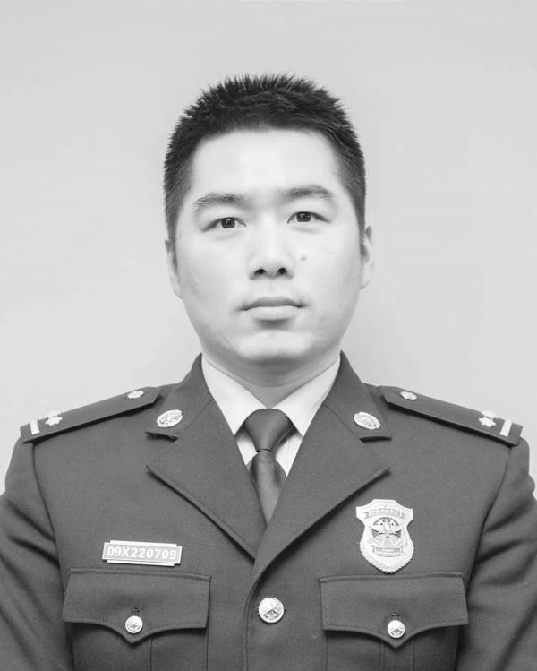上海消防英雄丰晨敏、汤伟佳同志被评定为烈士