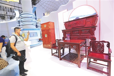 2000多万元的海南黄花梨家具被预订