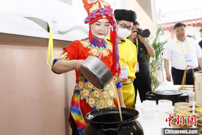 第五届丝博会陕菜国际美食文化节开幕 助力陕菜“走出去”