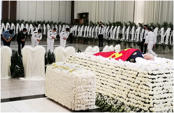 挥泪送别！吴孟超院士遗体告别仪式今天上午在上海举行