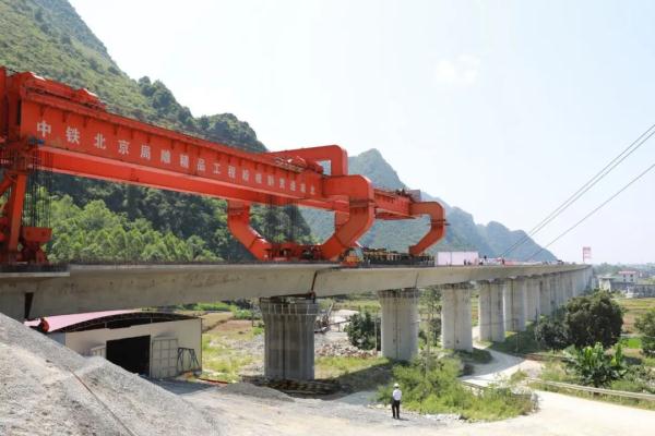 广西首条设计时速350公里高铁又有新进展，全线预计2023年底开通运营