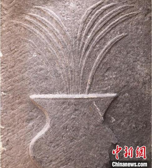 四川富顺发现明代古墓群 明朝的川南人已流行戴金耳环和银簪