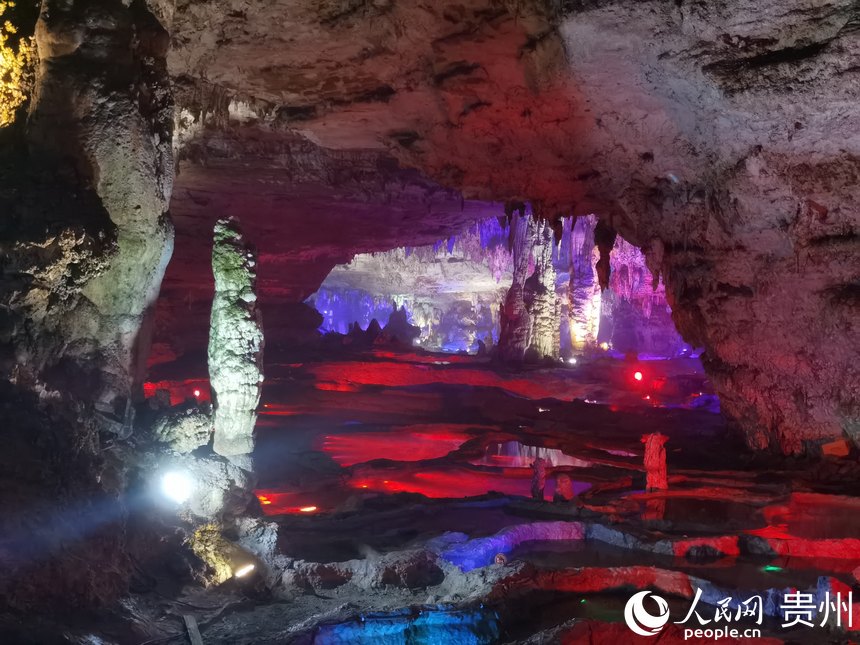 贵州绥阳：带你探访双河谷洞中亿年之久的神秘