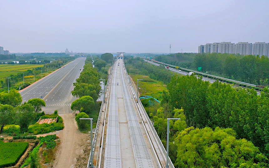 京滨铁路北辰特大桥跨永定新河连续梁中跨合龙