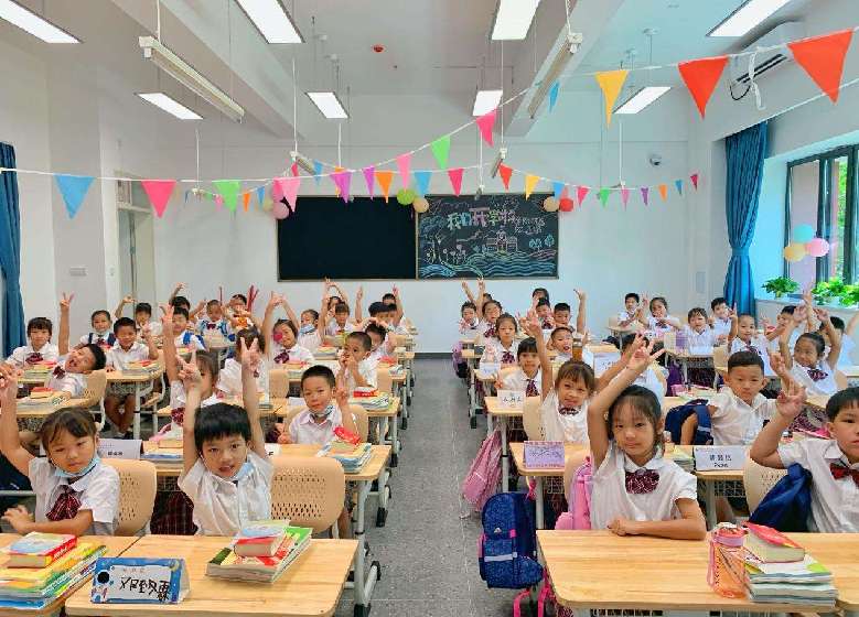 深圳科学高中龙岗分校顺利开学