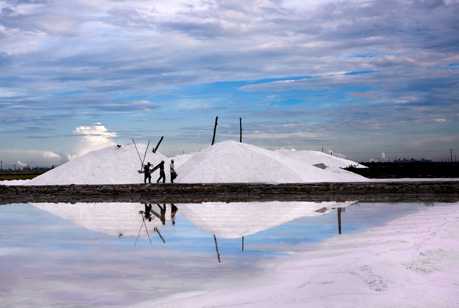 海南莺歌海盐场成首家成功申请“海南岛盐”地理标志保护产品专用标志企业