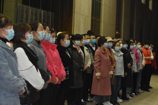 宁夏红寺堡128名医护人员驰援利通区、青铜峡市抗疫