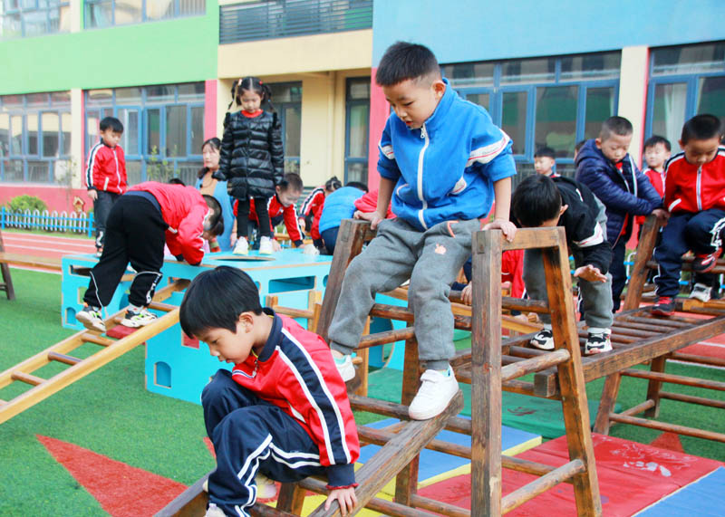 山东济南：黄河滩区迁建幼儿园的幸福时光