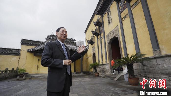 历史文化学者何智亚解析重庆“受欢迎”原因 呼吁保留城市特质