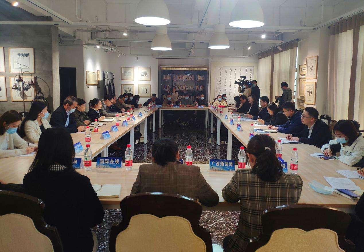 南宁新闻战线举办第22个中国记者节采风活动