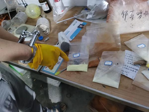 缴获毒品100公斤！海南警方跨省捣毁两处制毒工厂
