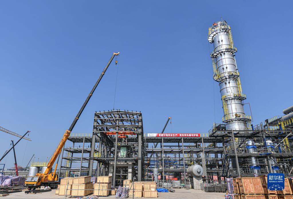 海南炼化百万吨乙烯及炼油改扩建项目建设忙