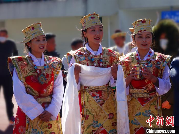 西藏林芝：多彩民俗活动迎接工布新年