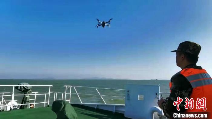 福建福州海警局利用无人机成功查获一起非法采矿案