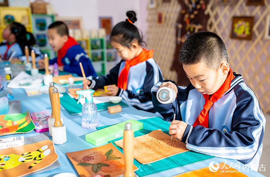 内蒙古：特色活动助力“双减” 促进学生健康成长
