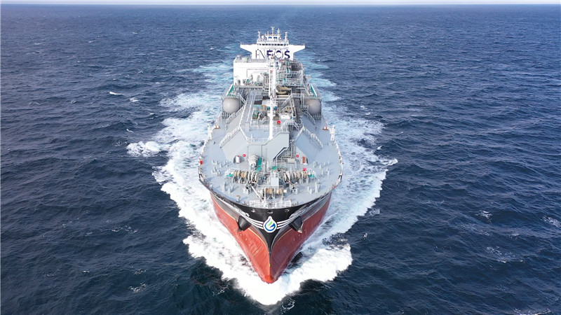 全球首艘99000立方超大型乙烷运输船在沪交付