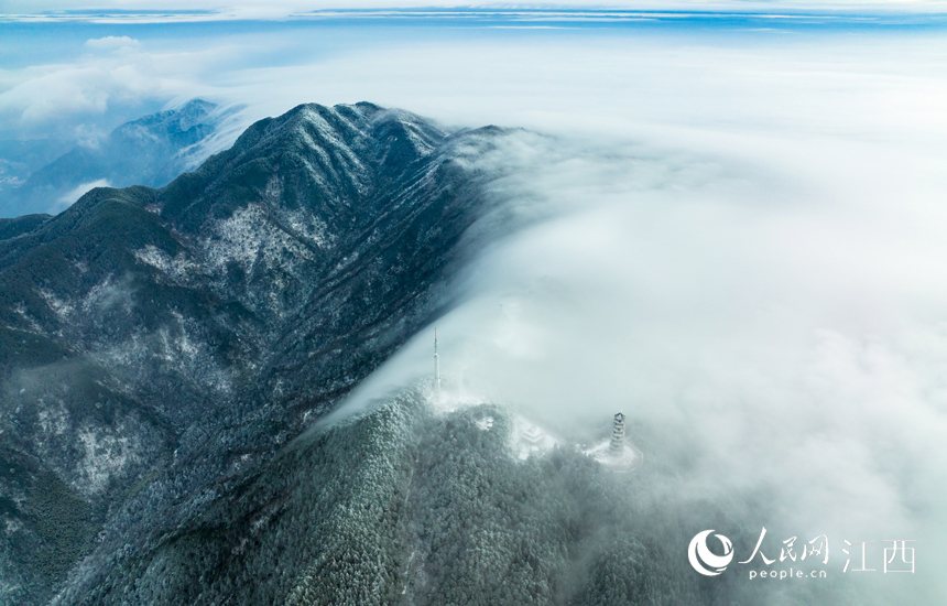 江西明月山：山峦雾凇 银装素裹