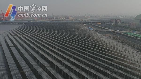 宁波舟山港核心港区首个滩涂光伏发电项目成功并网发电