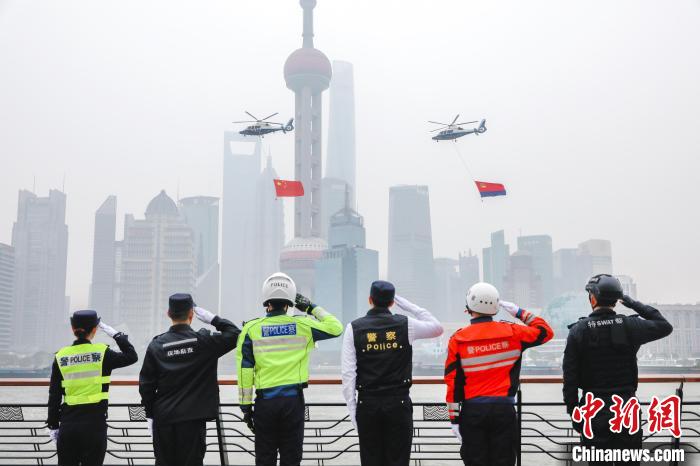 上海公安民警在岗位上迎接2022年“中国人民警察节”