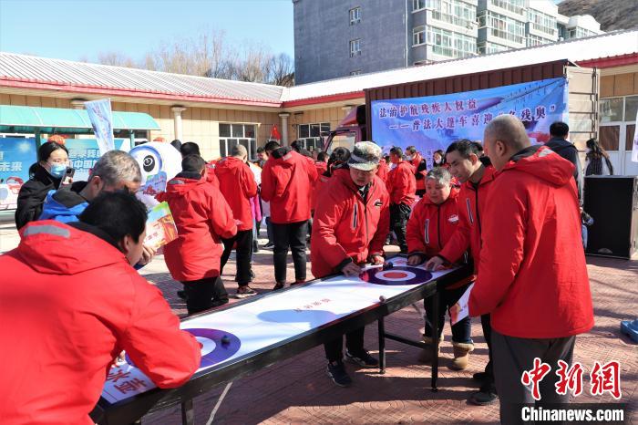 河北张家口：法治护航残疾人权益 助力残疾人体验冰雪运动