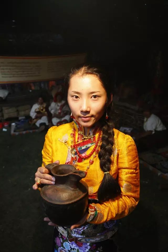 囊谦藏红陶：跨越沧桑的文化瑰宝