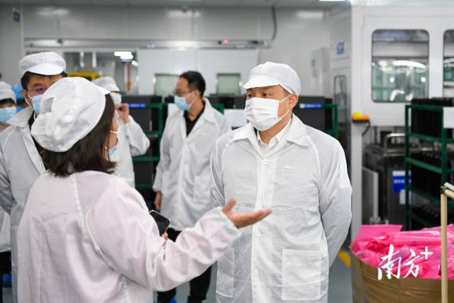 深圳市龙华区:精防控稳增长，政府“很拼”，企业“狠赞”
