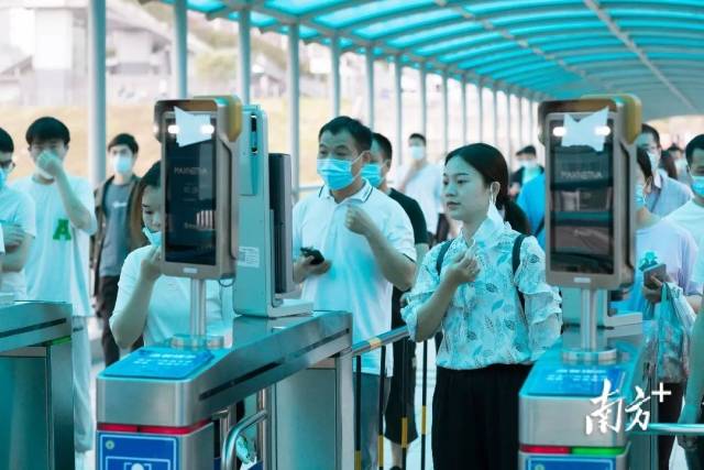 深圳市龙华区:精防控稳增长，政府“很拼”，企业“狠赞”