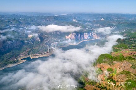 贵州黔西：晨雾中的乌江壮美如画