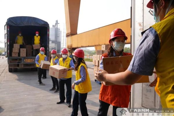 螺蛳粉、荔浦芋头、沃柑……广西280吨生活物资支援上海！