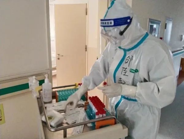疫中吉林暖时刻丨吉林省前卫医院男护士们的抗疫日记