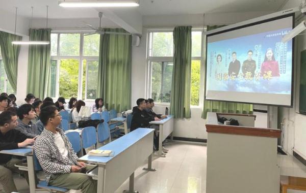 重庆高校深入开展全民国家安全教育日宣教活动
