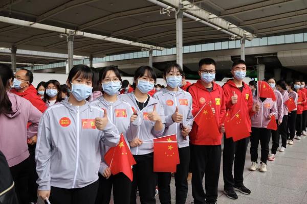 广西700名医务人员驰援上海