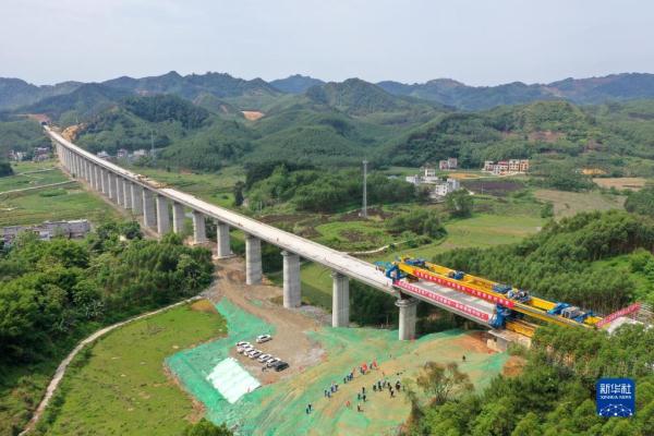 贵南高铁广西段正线桥梁工程全面竣工