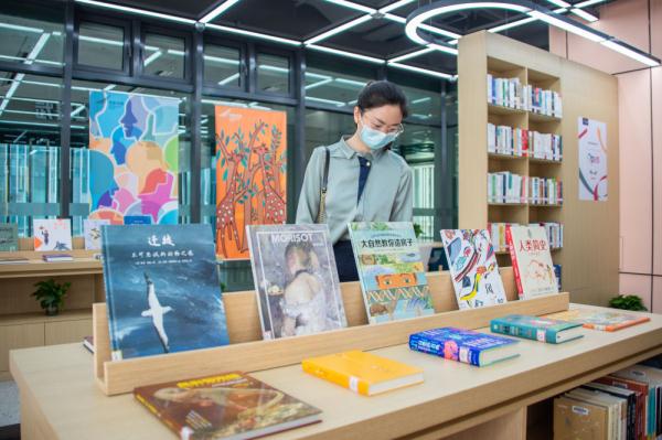 湖北省图书馆今日开放两家城市书房