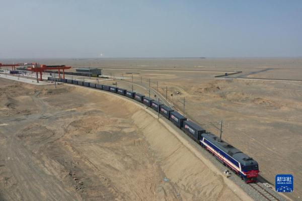 西部陆海新通道——甘肃开通首趟中老铁路国际货运列车